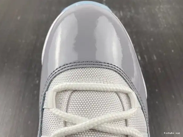 11 Jordan AV2187-140 Low Grey Cement Air 0514